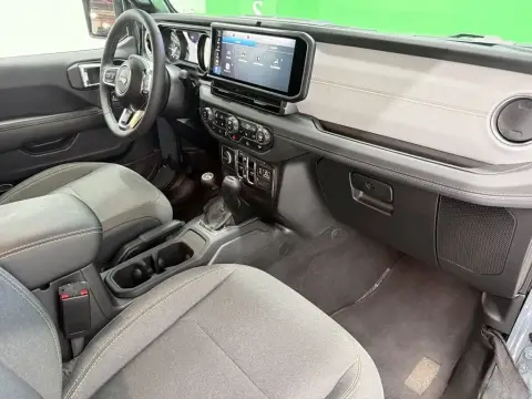 Jeep Wrangler 2025 — миниатюра 10