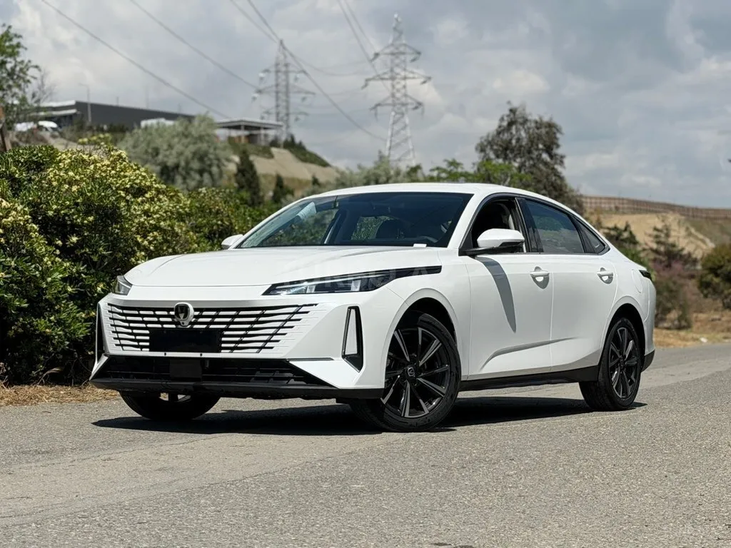 Changan Eado 2025 — фото 1 из 10