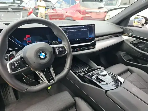 BMW 530 2025 — миниатюра 9