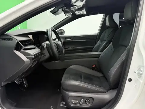Toyota Camry 2025 — миниатюра 7