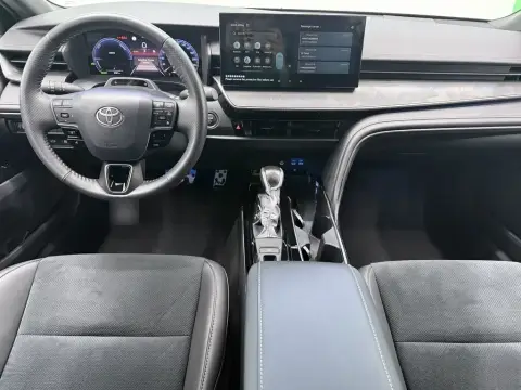 Toyota Camry 2025 — миниатюра 9
