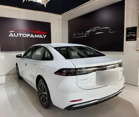 Geely Galaxy A7 2025 — миниатюра 5