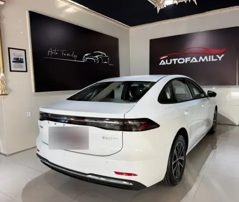 Geely Galaxy A7 2025 — миниатюра 6