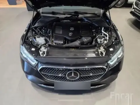 Mercedes-Benz E 200 2025 — миниатюра 5