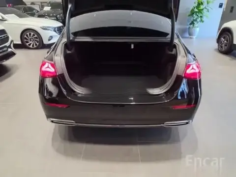 Mercedes-Benz E 200 2025 — миниатюра 6