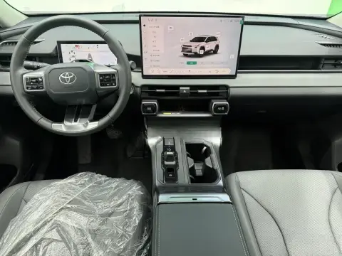Toyota RAV4 2026 — миниатюра 9