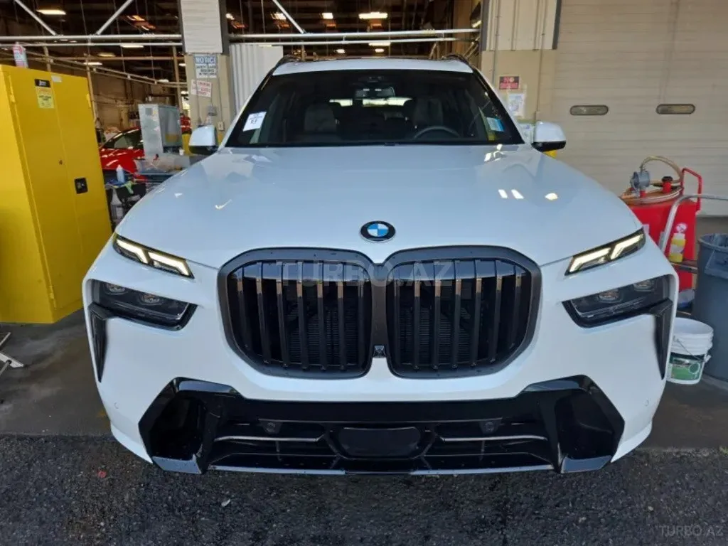 BMW X7 2025 — фото 1 из 7