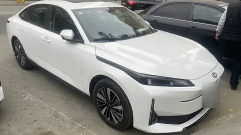 Changan Qiyuan A05 2025 — миниатюра 10