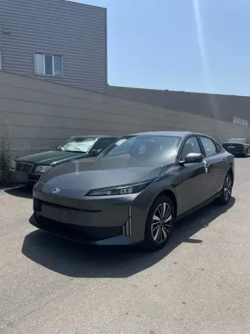 Changan Qiyuan A05 2025 — миниатюра 1