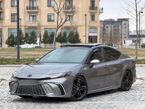 Toyota Camry 2025 — миниатюра 1