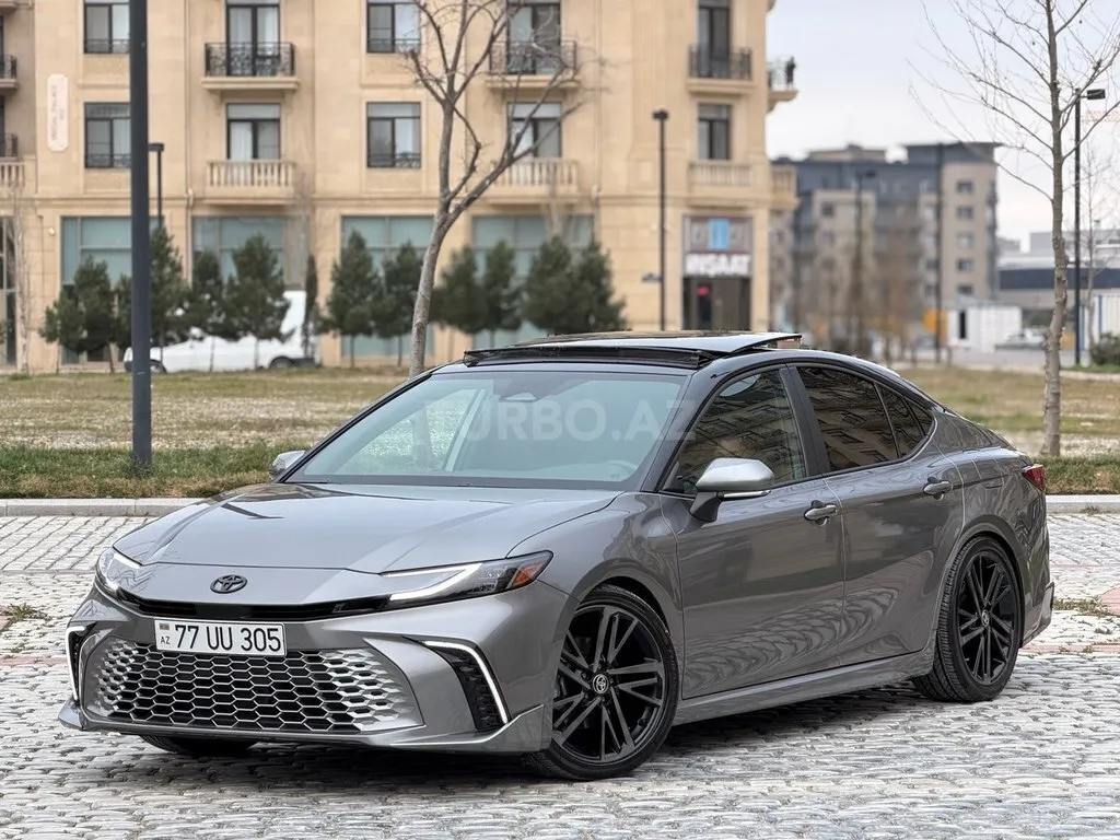 Toyota Camry 2025 — фото 1 из 10