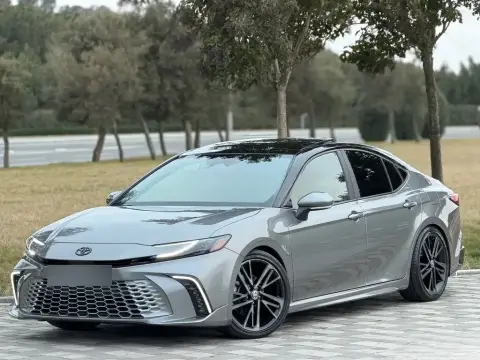 Toyota Camry 2025 — миниатюра 2