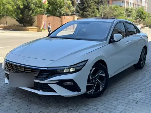 Hyundai Elantra 2025