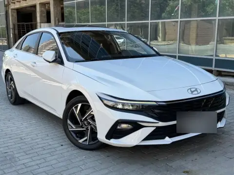 Hyundai Elantra 2025 — миниатюра 2