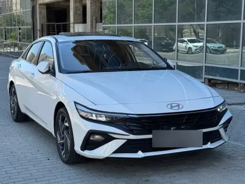 Hyundai Elantra 2025 — миниатюра 7