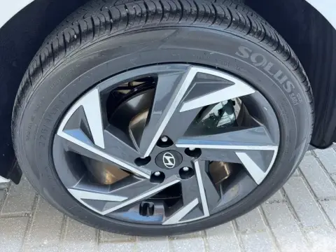 Hyundai Elantra 2025 — миниатюра 9