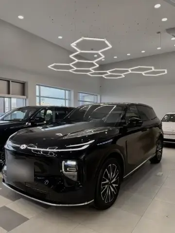 Changan Qiyuan Q07 2025 — миниатюра 2