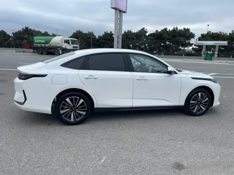 Changan Qiyuan A05 2025 — миниатюра 4