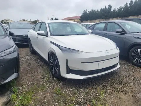 Changan Qiyuan A05 2025 — миниатюра 2