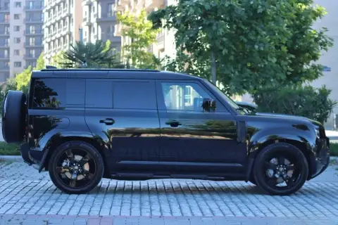 Land Rover Defender 2025 — миниатюра 5
