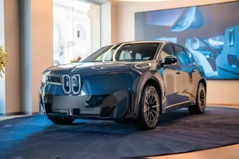 BMW iX3 2026 — миниатюра 2