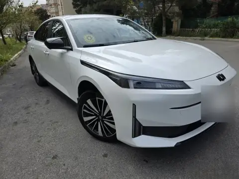 Changan Qiyuan A05 2025 — миниатюра 2