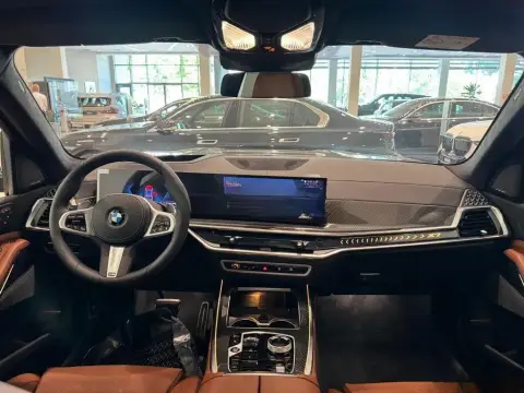 BMW X7 2026 — миниатюра 2