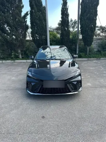 Toyota Camry 2025
