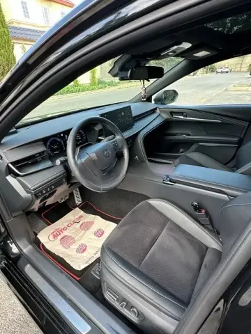 Toyota Camry 2025 — миниатюра 6