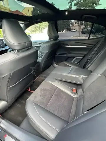 Toyota Camry 2025 — миниатюра 7