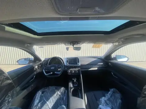 Hyundai Elantra 2025 — миниатюра 6