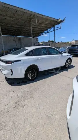 Changan Qiyuan A05 2025 — миниатюра 9