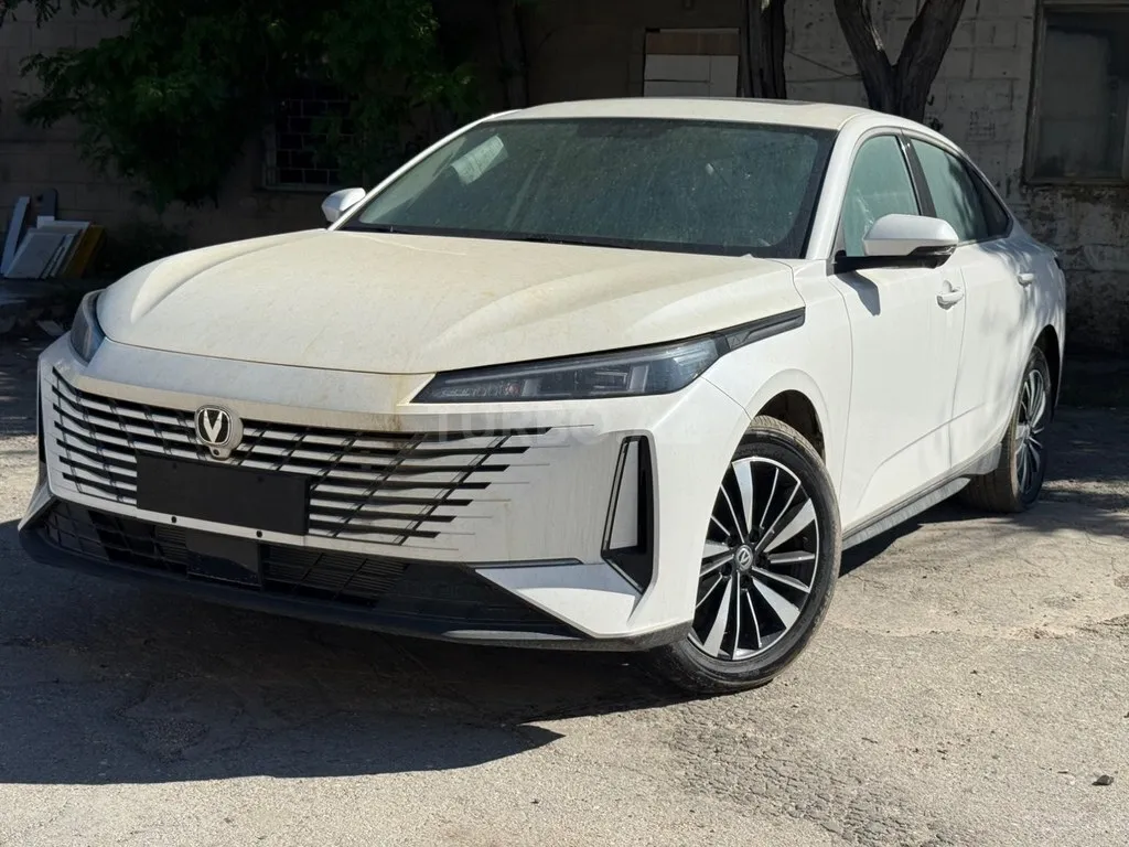 Changan Eado 2025 — фото 1 из 5