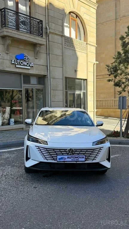 Changan Eado 2025 — фото 1 из 9