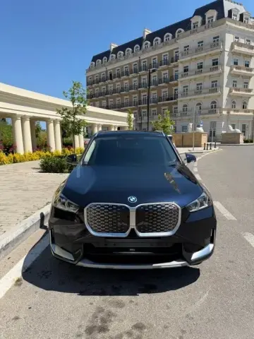 BMW iX1 2025
