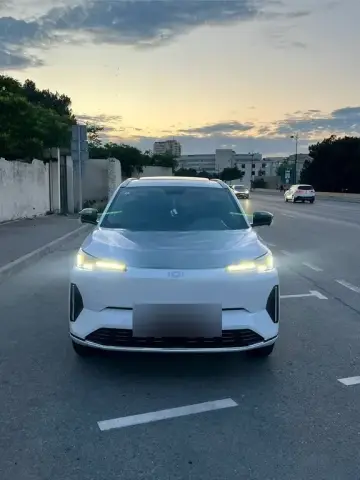 Changan Qiyuan Q05 2025 — миниатюра 2