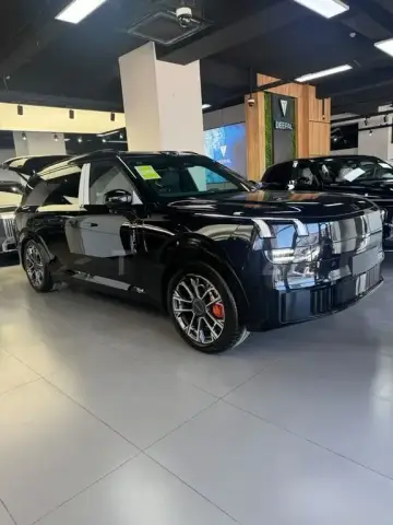 Lynk & Co 900 2025 — миниатюра 3
