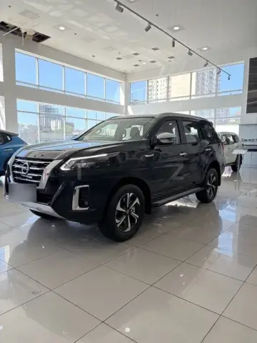 Nissan Xterra 2026 — миниатюра 4