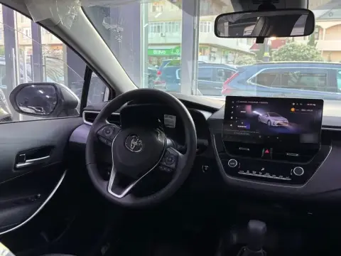 Toyota Corolla 2025 — миниатюра 5