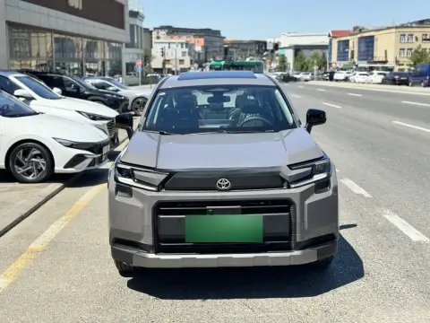 Toyota RAV4 2026 — миниатюра 1