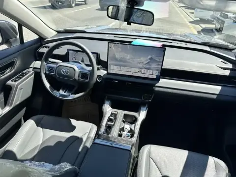 Toyota RAV4 2026 — миниатюра 8