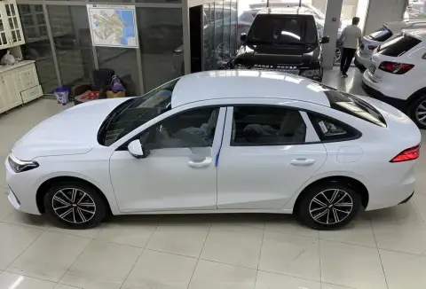 Geely Galaxy A7 2025 — миниатюра 8
