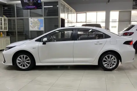 Toyota Corolla 2025 — миниатюра 7