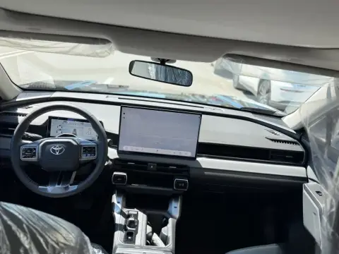 Toyota RAV4 2026 — миниатюра 6