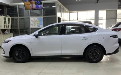 BYD Seal 05 2025 — миниатюра 7