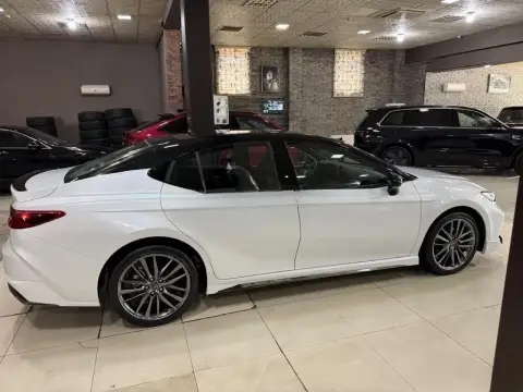 Toyota Camry 2026 — миниатюра 7