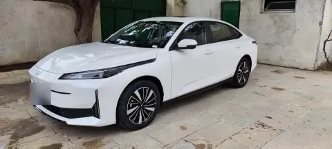 Changan Qiyuan A05 2025 — миниатюра 2