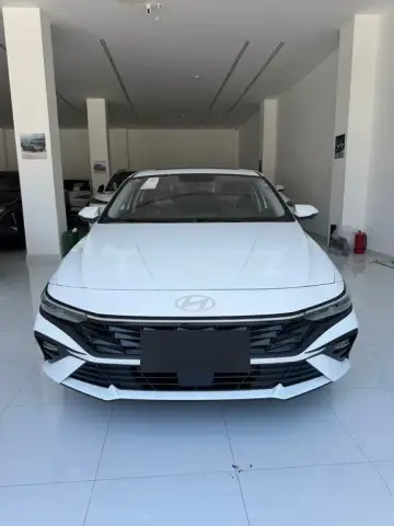 Hyundai Elantra 2025 — миниатюра 1