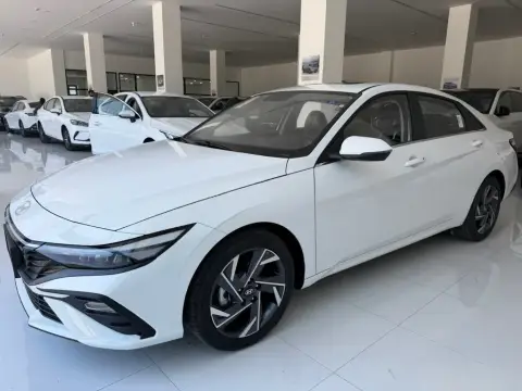 Hyundai Elantra 2025 — миниатюра 2