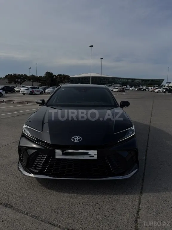 Toyota Camry 2025 — фото 1 из 7